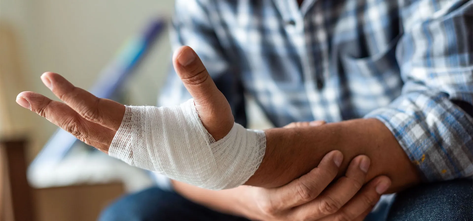 Wounds And Bite Injuries: How Emergency Vets Clean, Treat, And Close Them